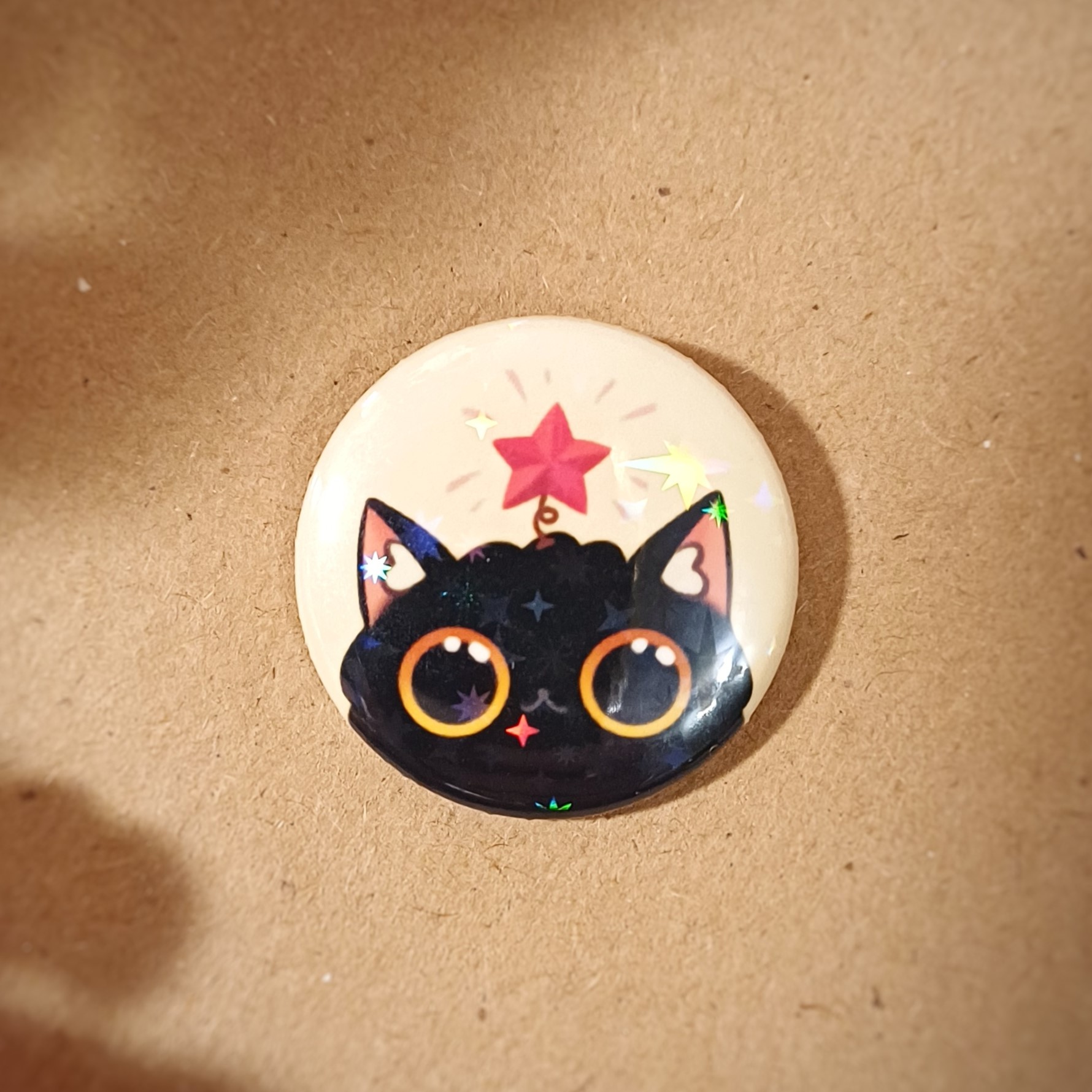 Значок 25 мм "черный котик со звездой"