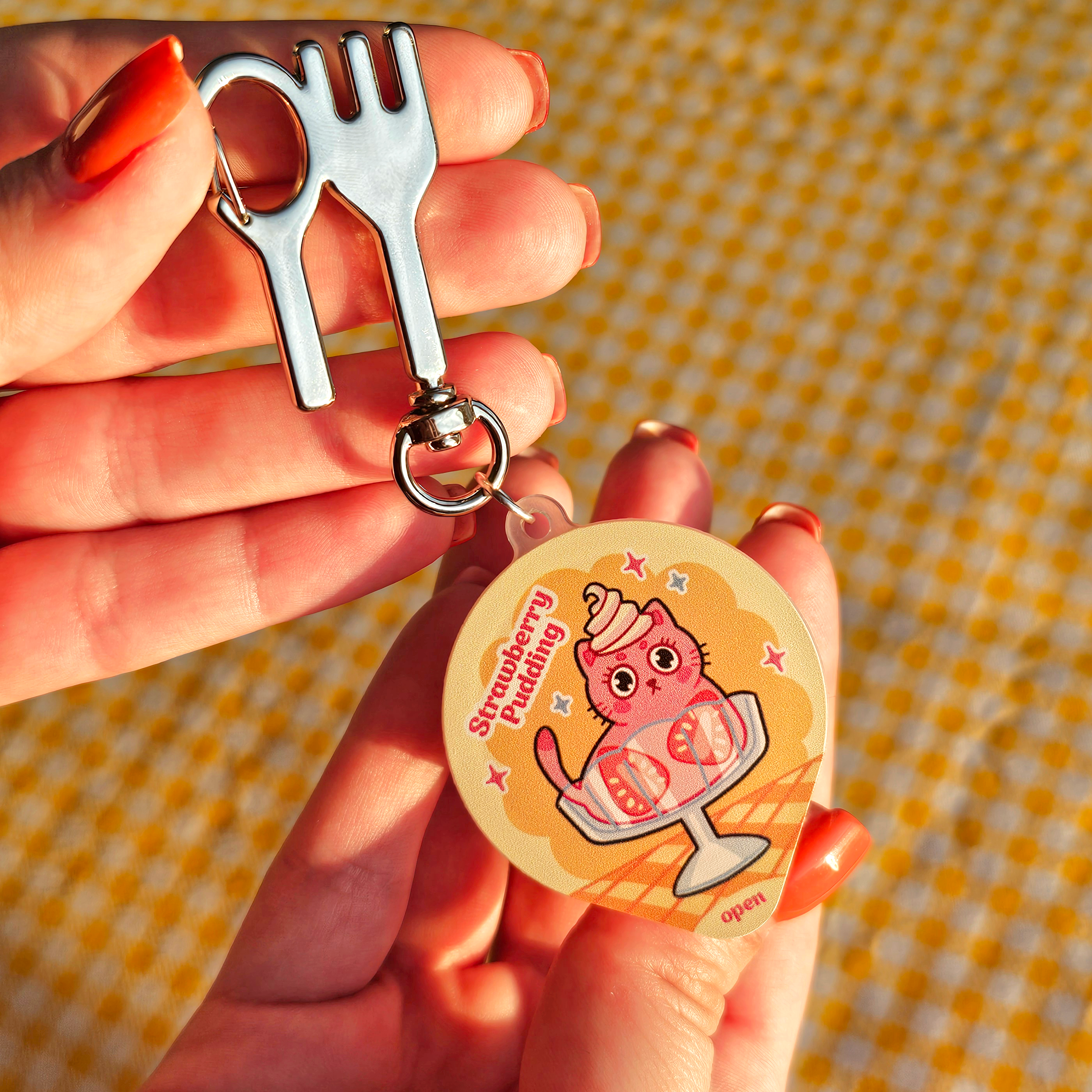 Брелок Пудинг клубника