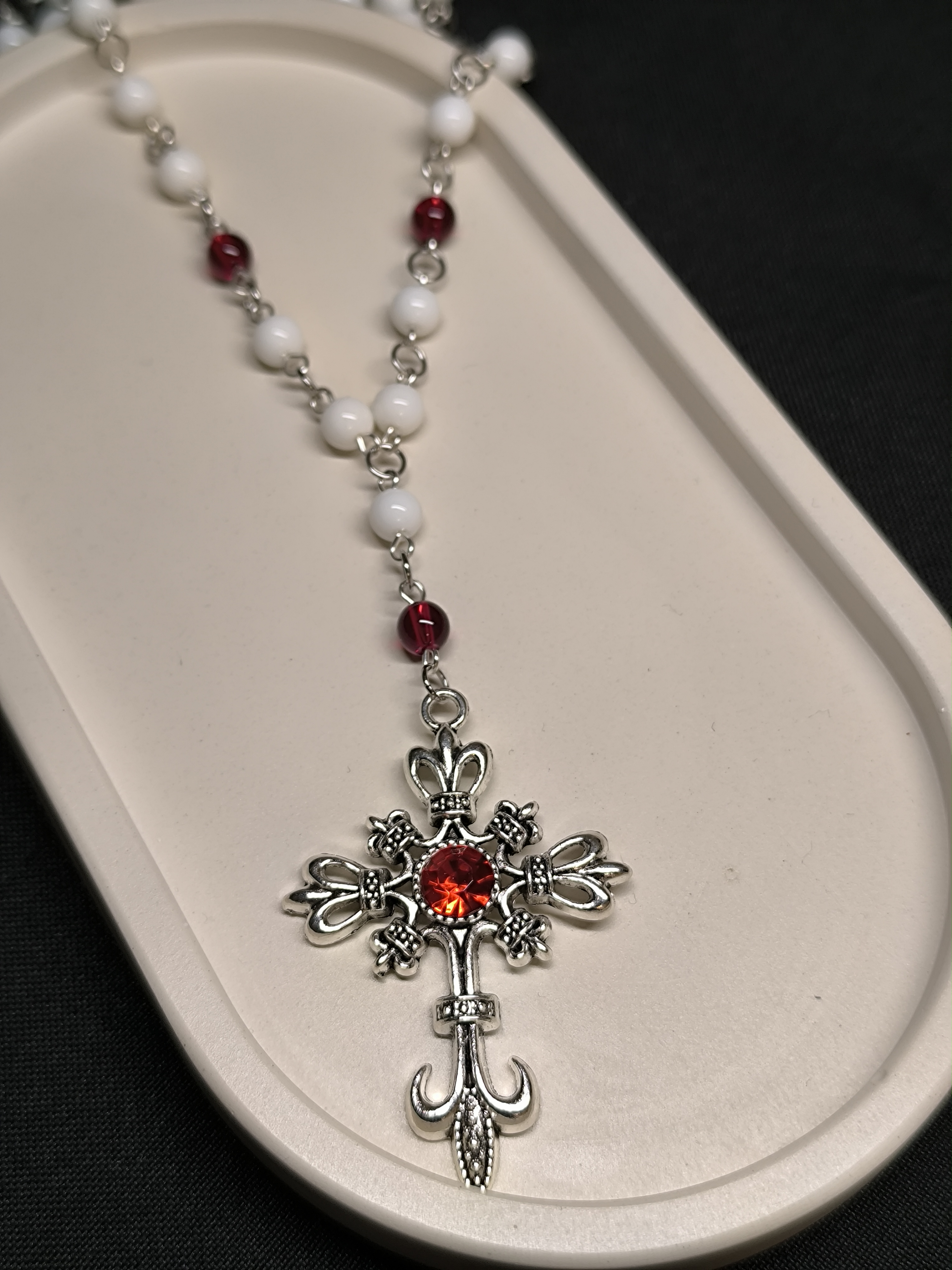 Сотуар из белого агата