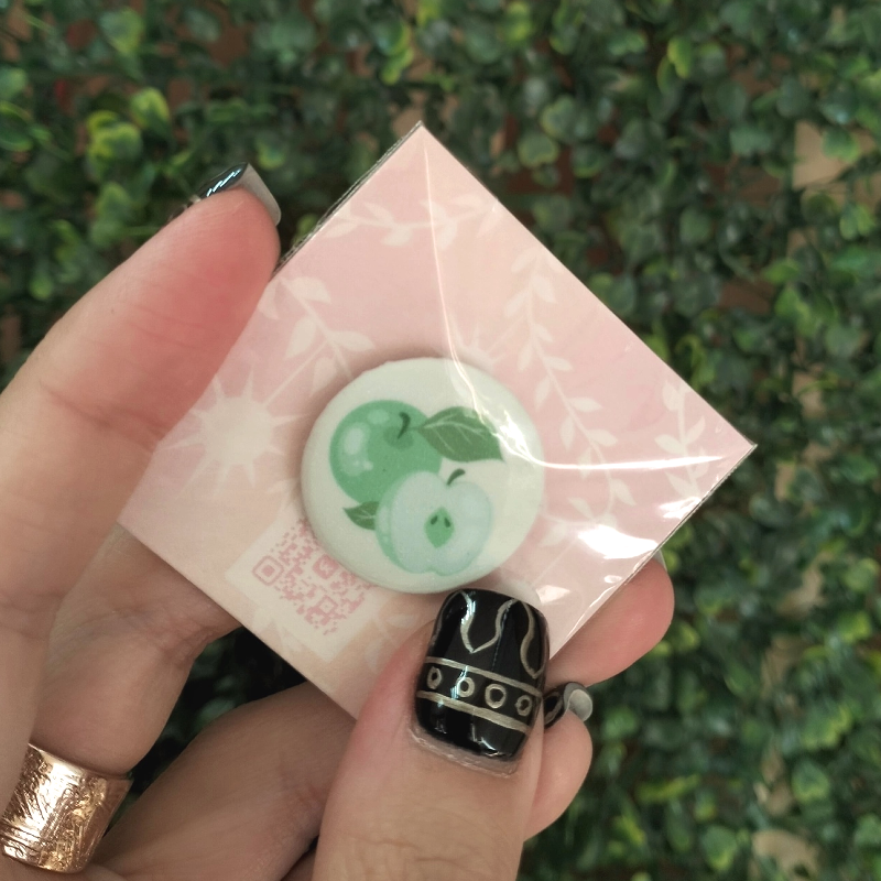 Значок 25мм Яблоко