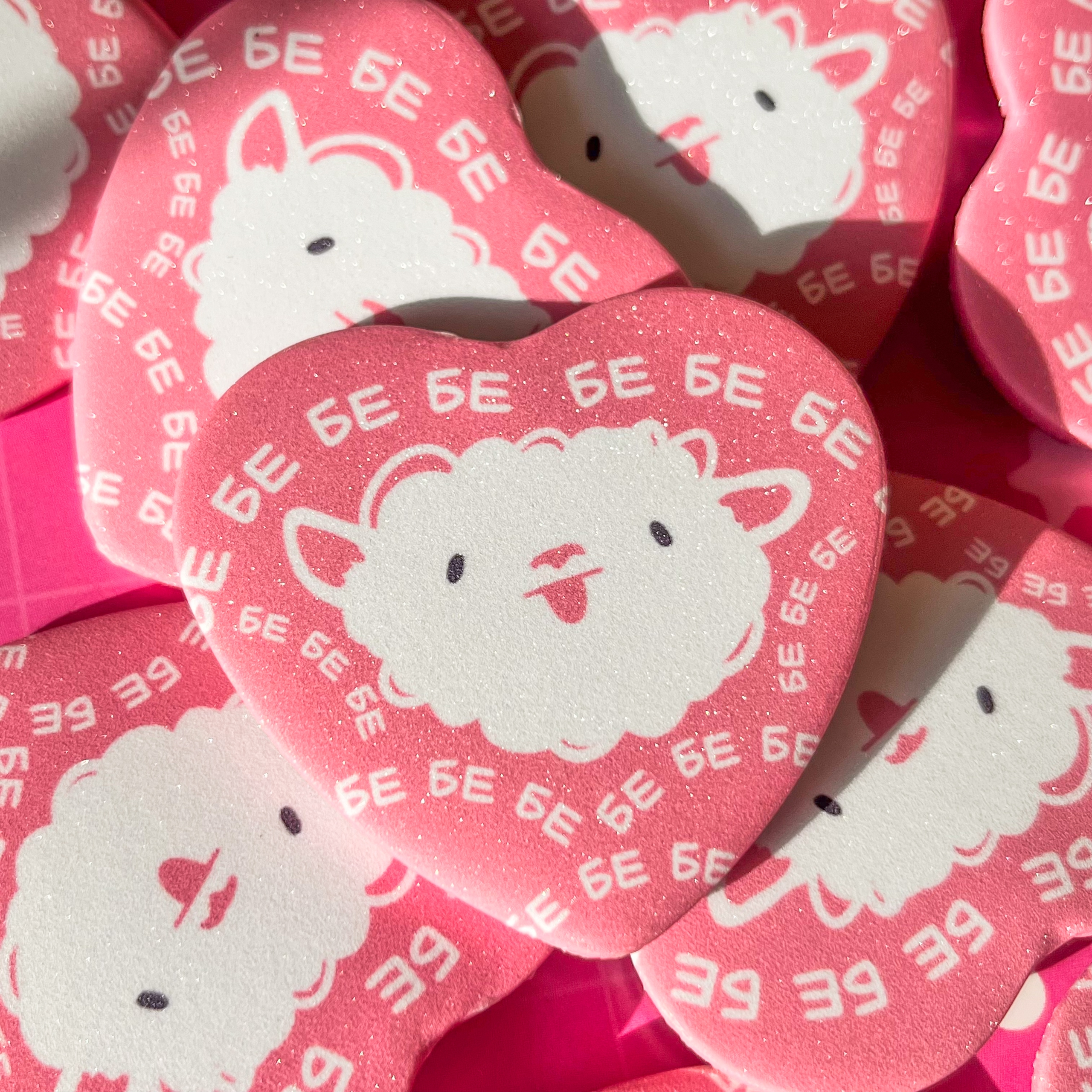 Значок-сердце Овечка