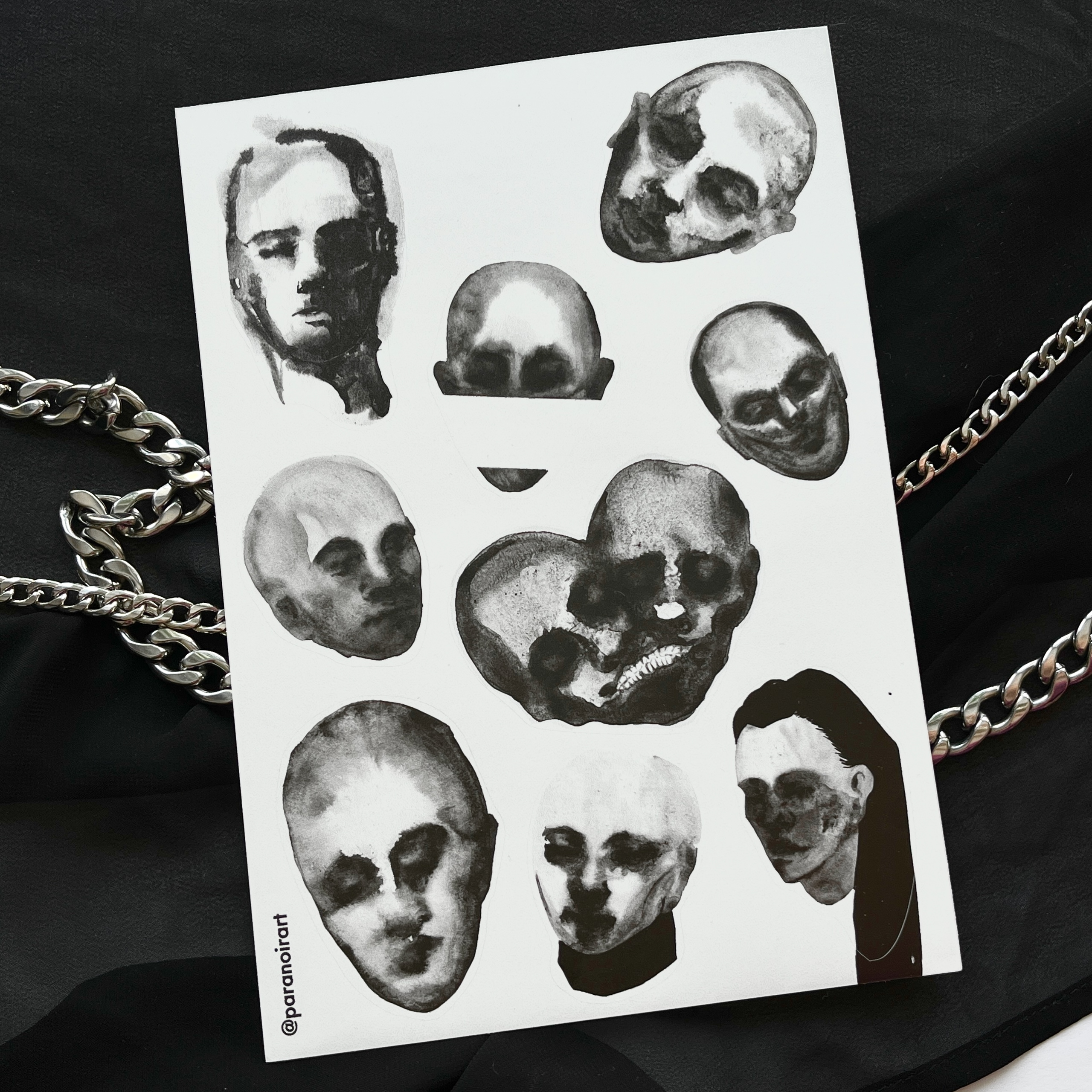 Стикерпак А5 "Головы"