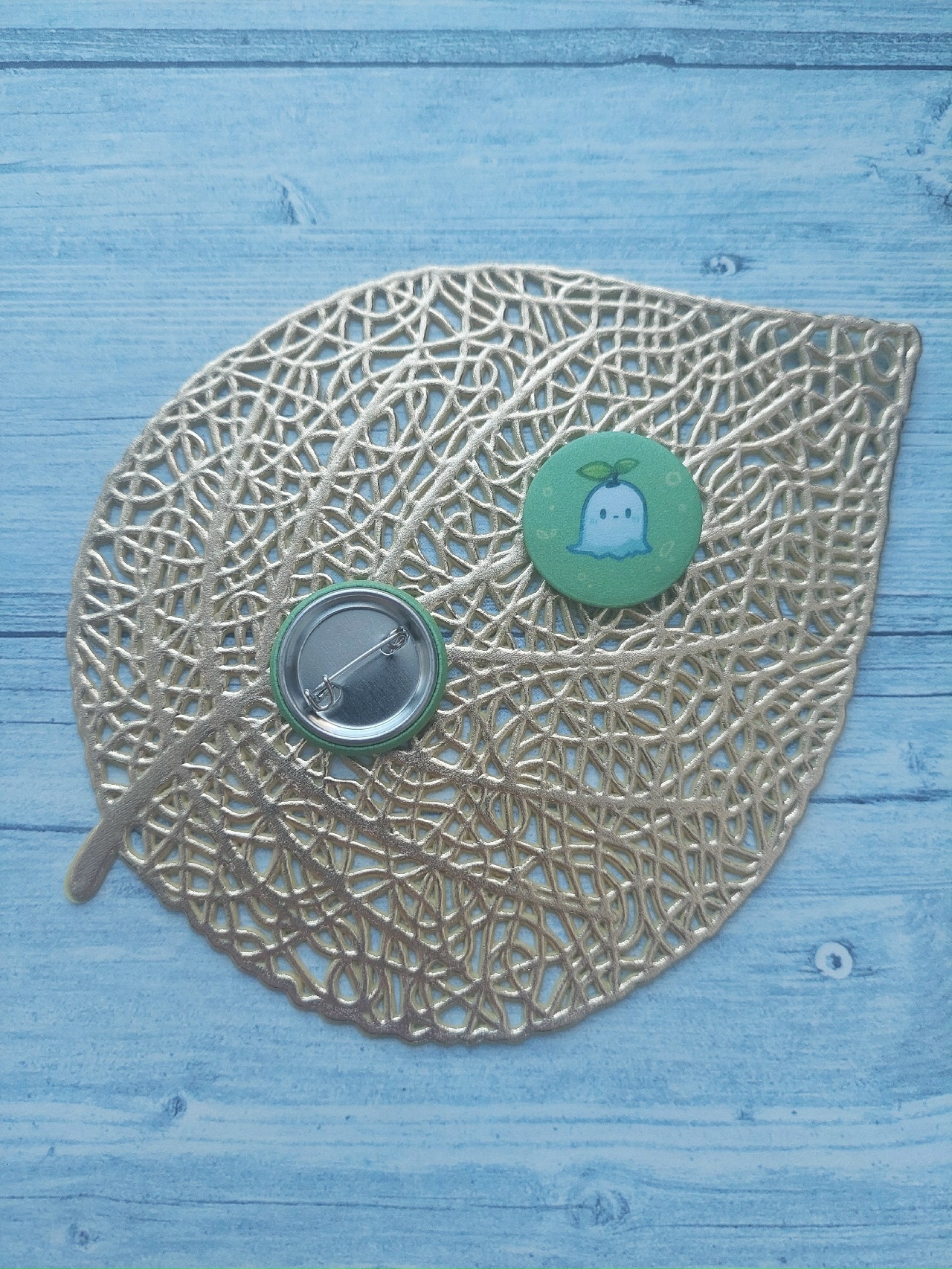 Значок 25мм Призрак листик