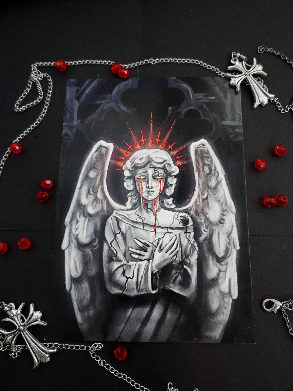 Открытка красная фольга плачущая статуя