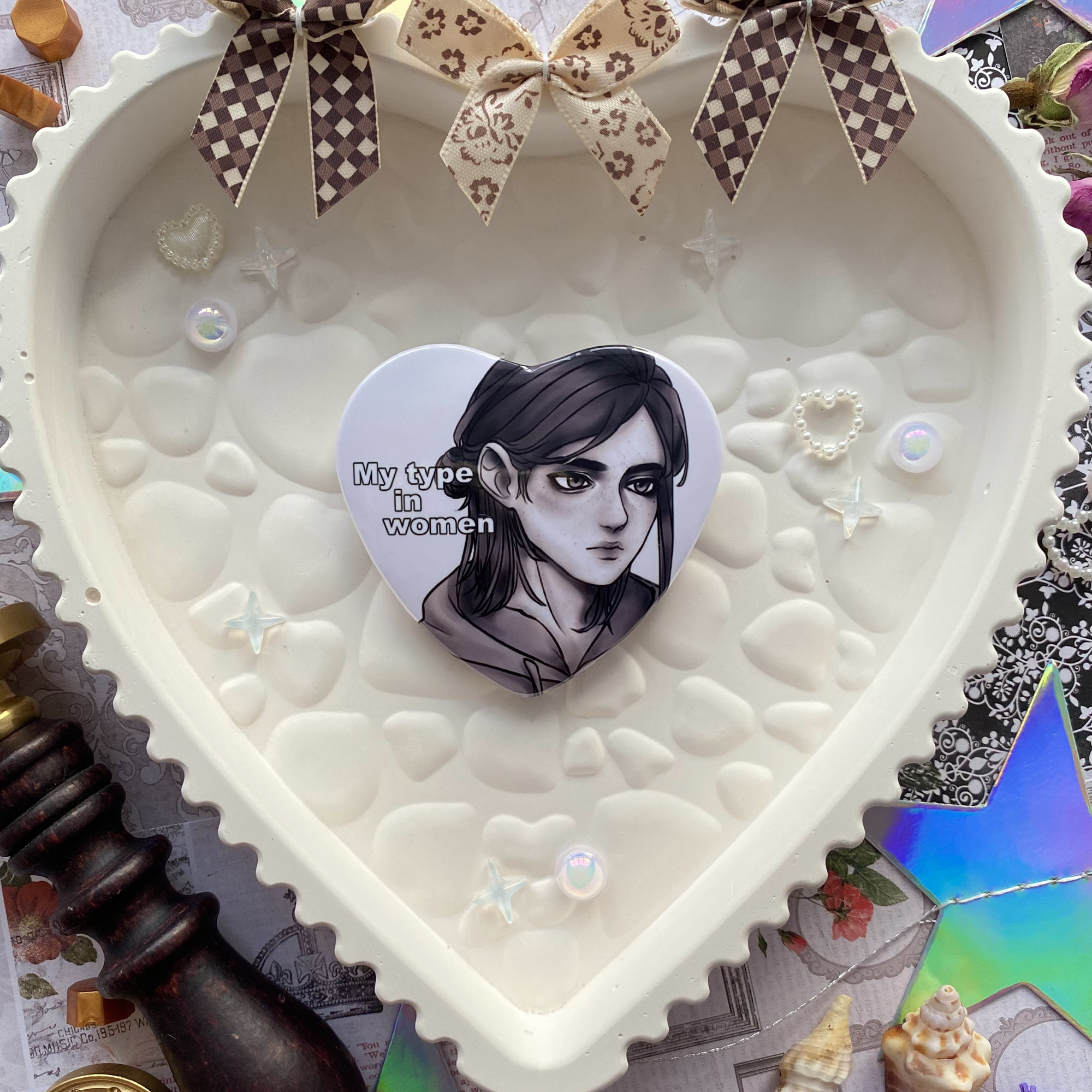 Значок-сердце "Элли Уильямс"