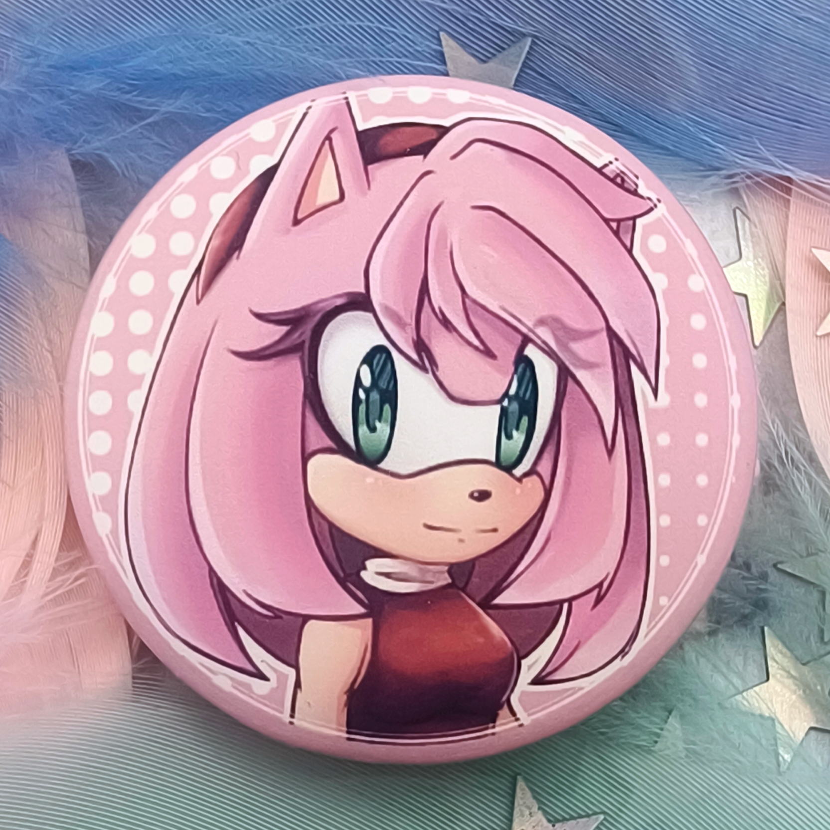 Значок Эми Роуз (44 мм, софт-тач)