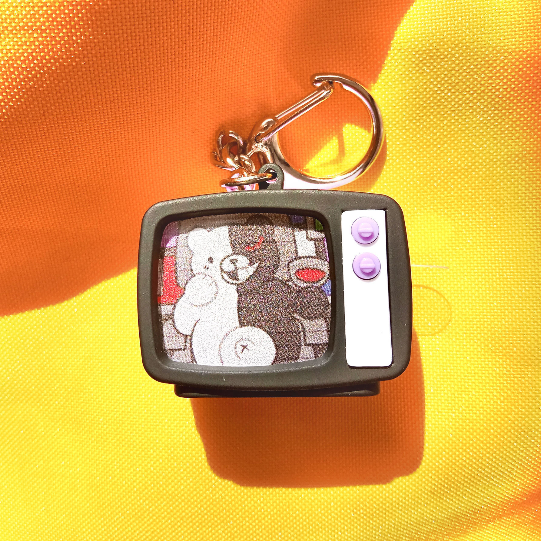 Брелок-телевизор “Монокума”