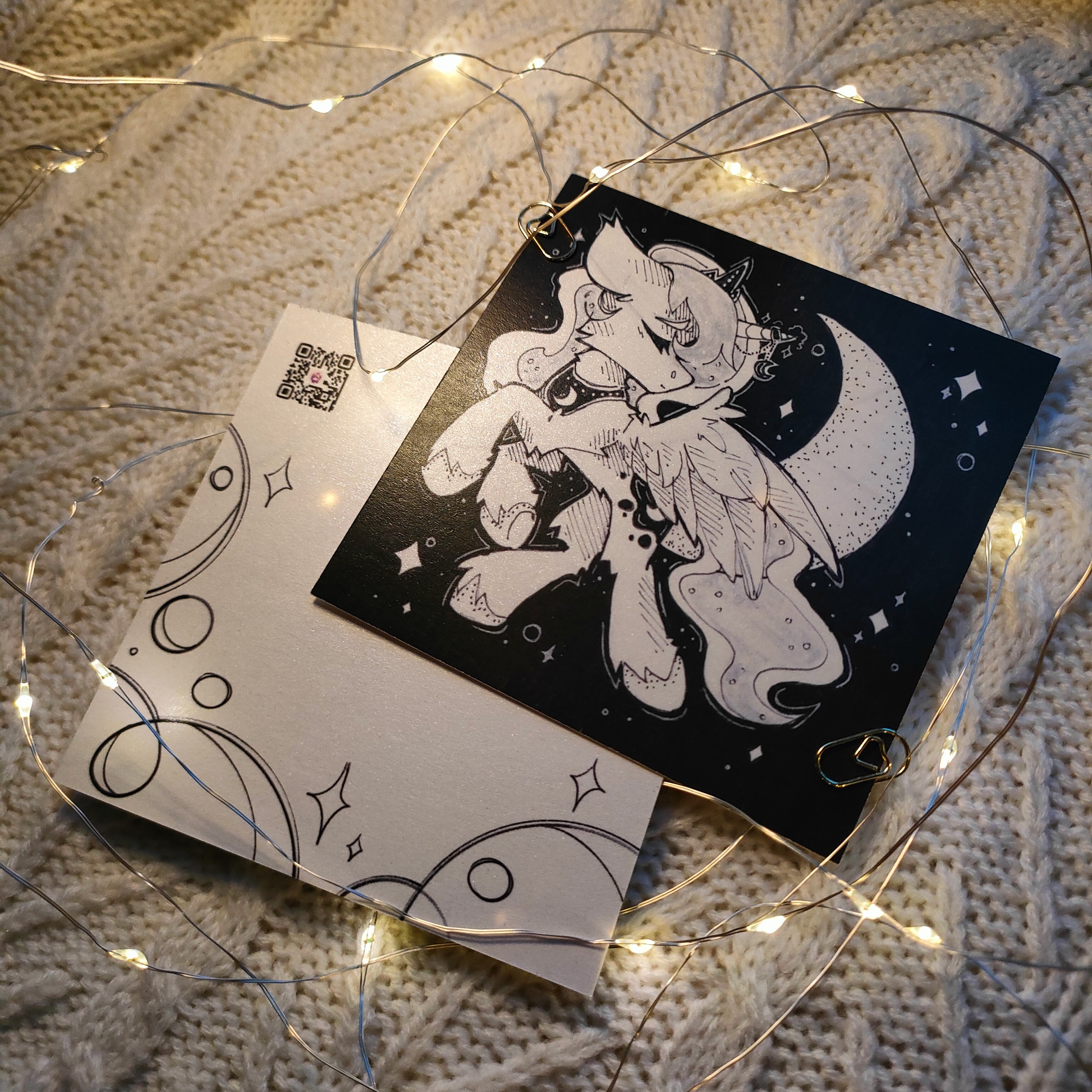 Открытка с блестками Луна