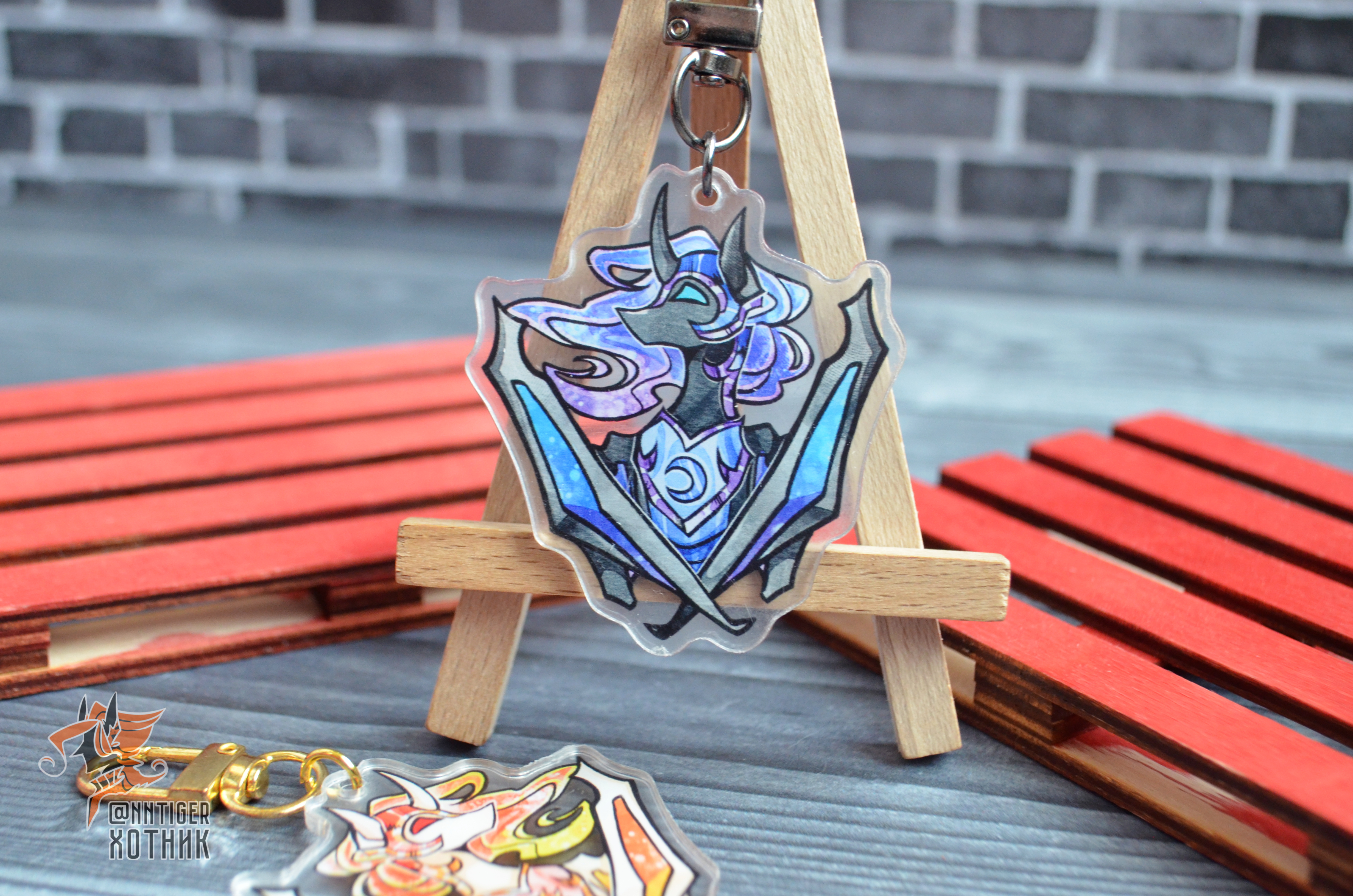 Брелок 6 см "Герб Луны"