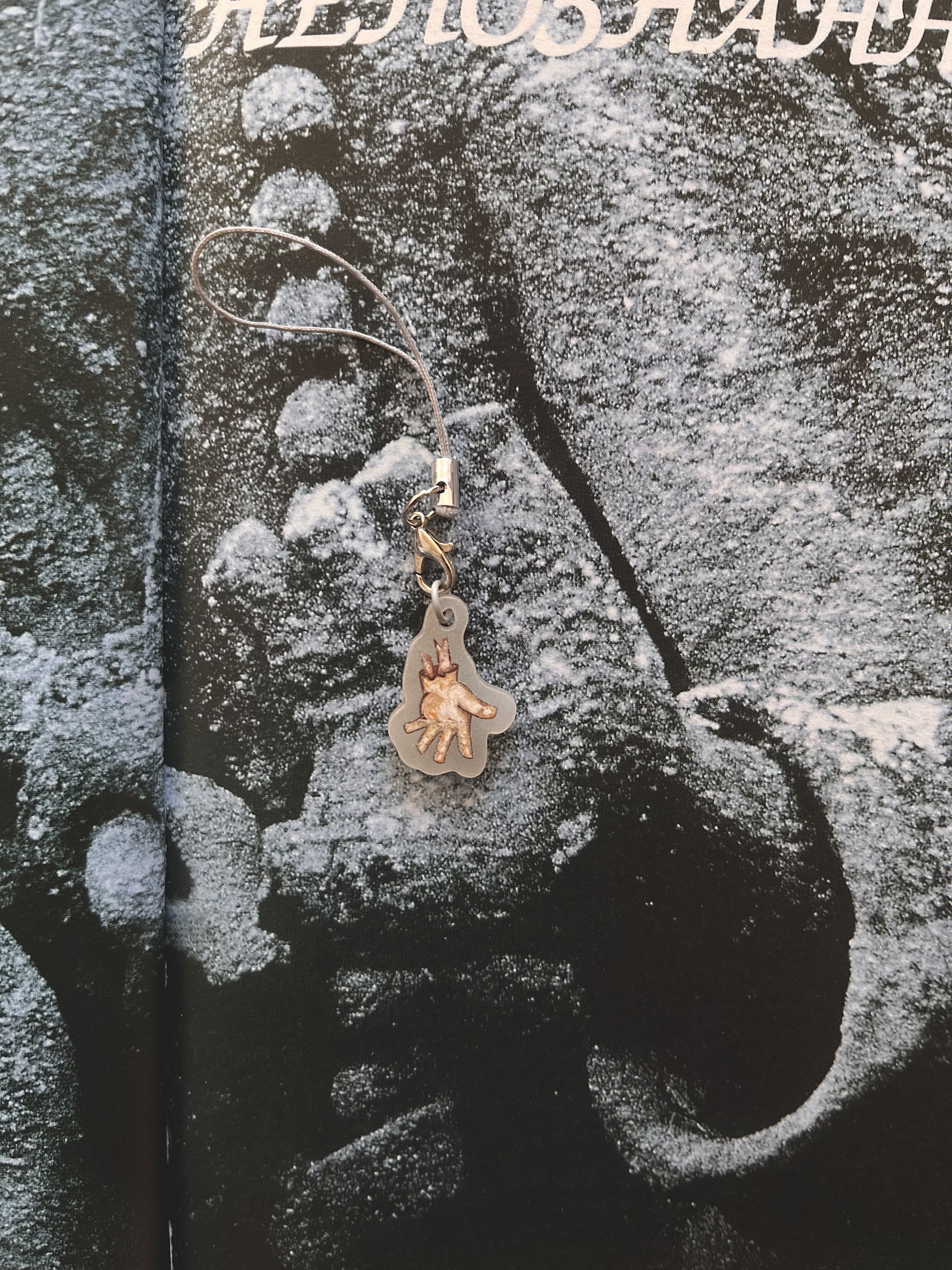 Брелок акриловый хеллоуин.рука