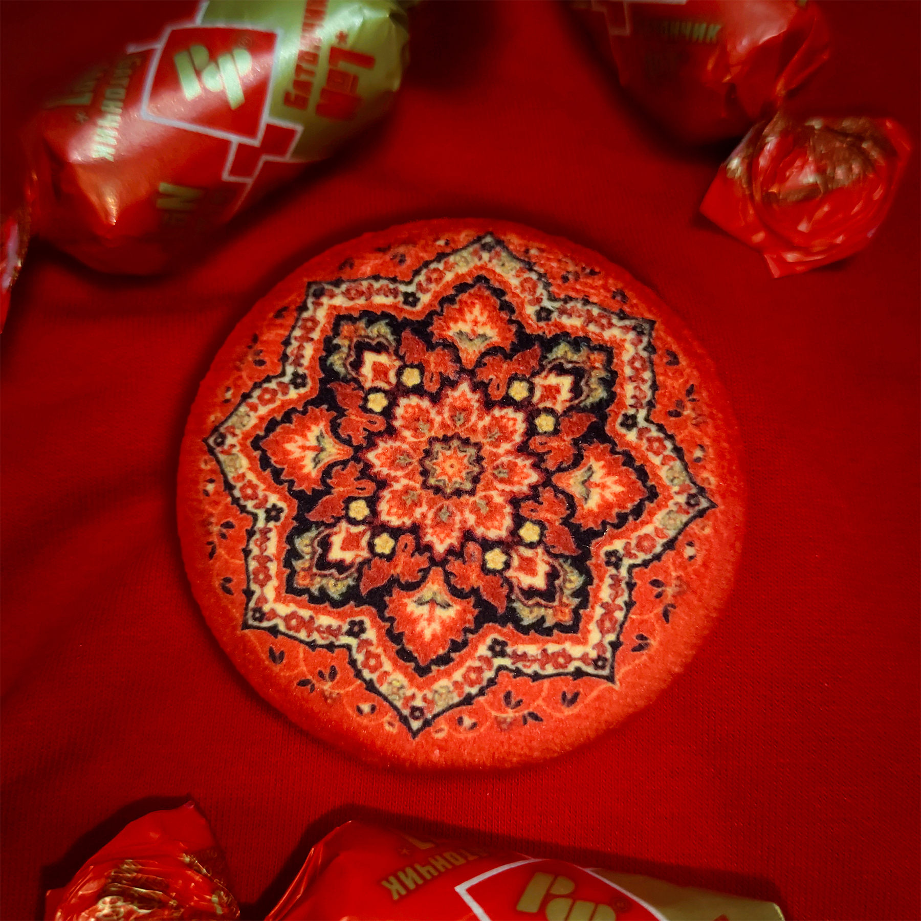 Значок плюшка Ковёр