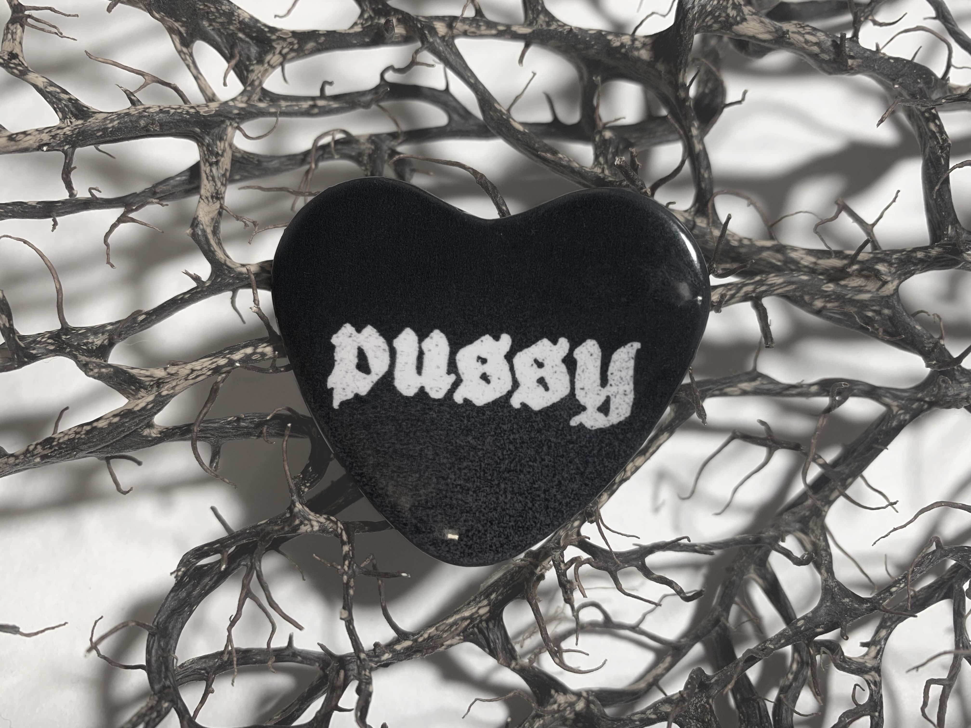 Значок сердце pussy