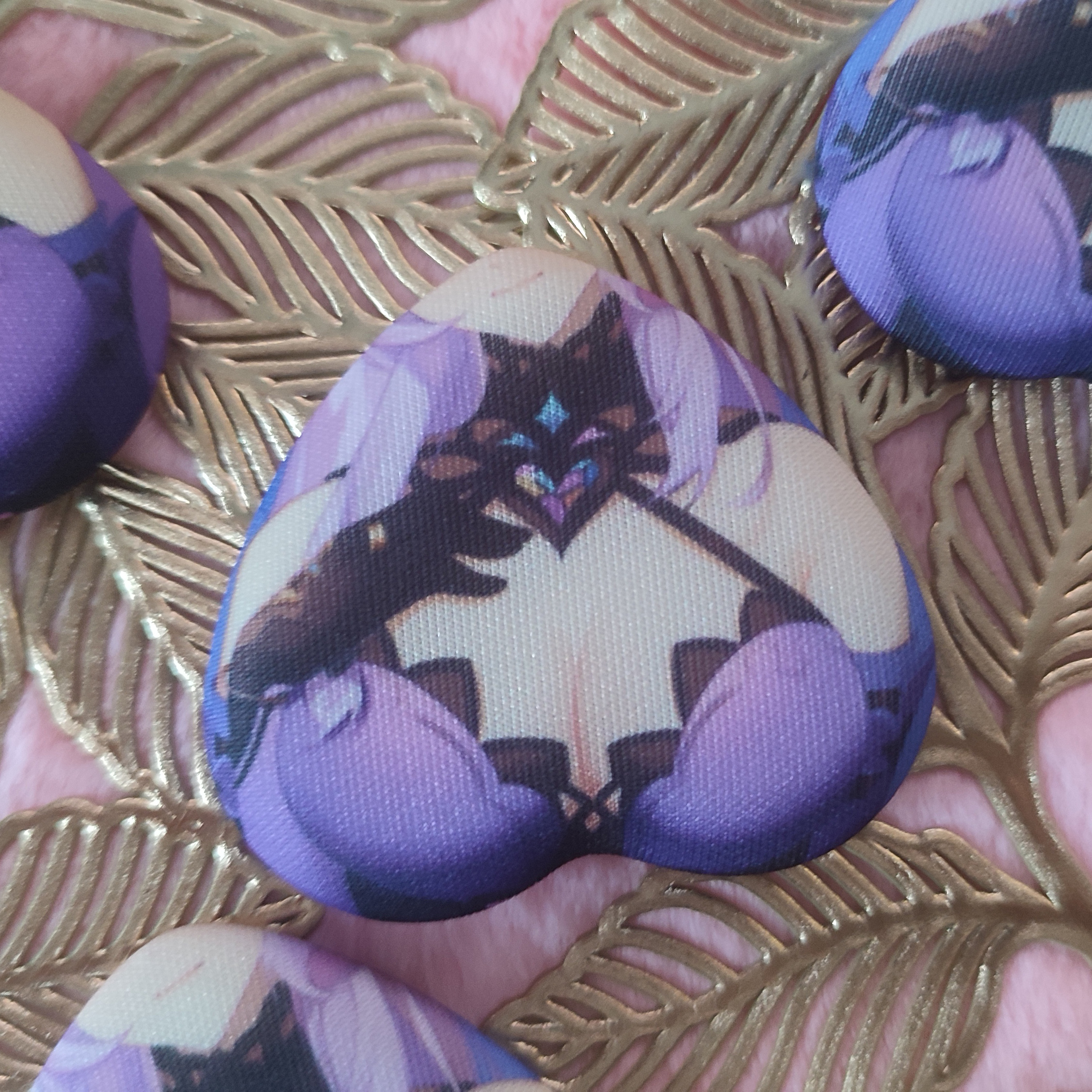 Значок-антистресс "Черный Лебедь"