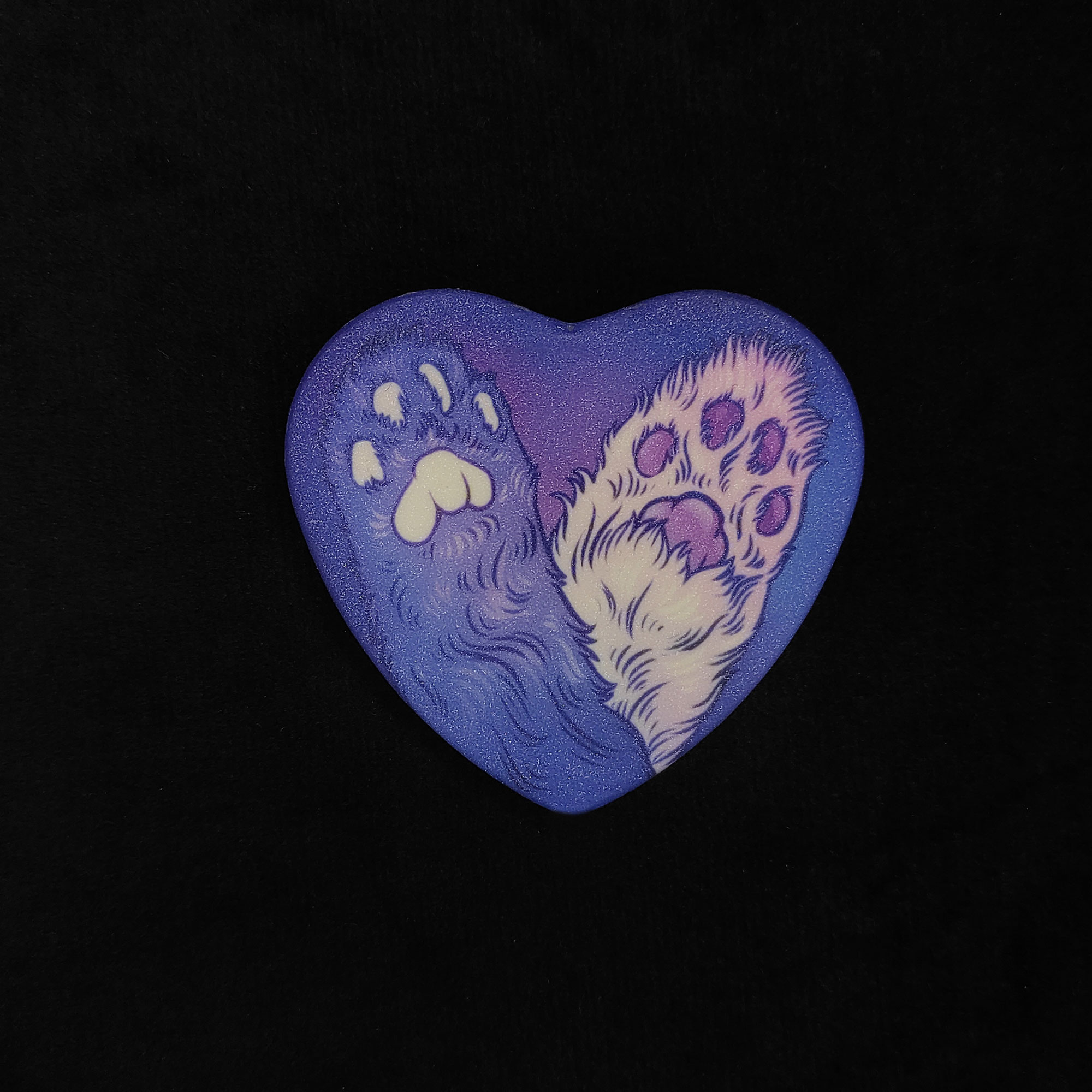 Значок-сердце Лапки