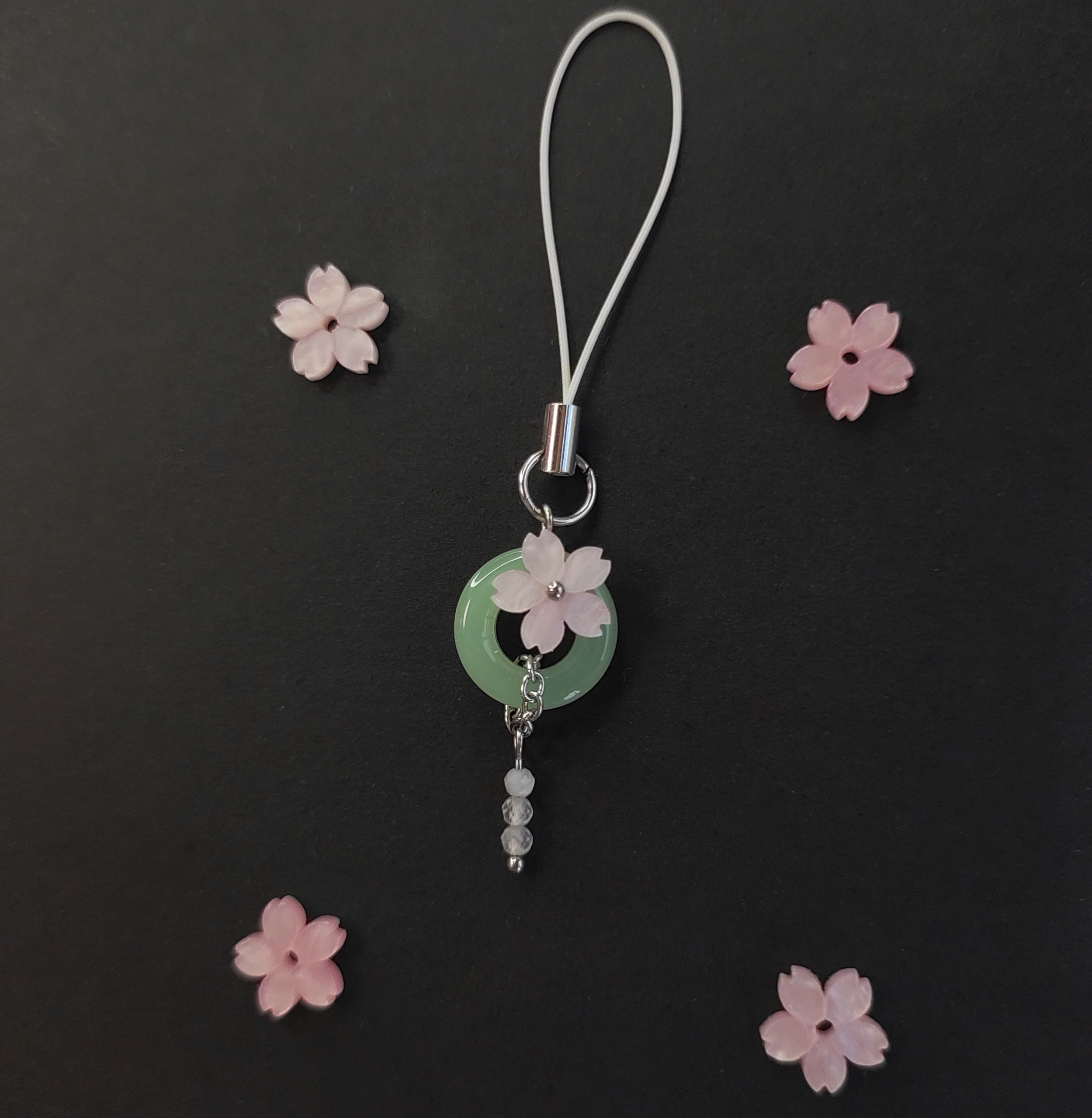 Брелок на телефон "Komorebi"