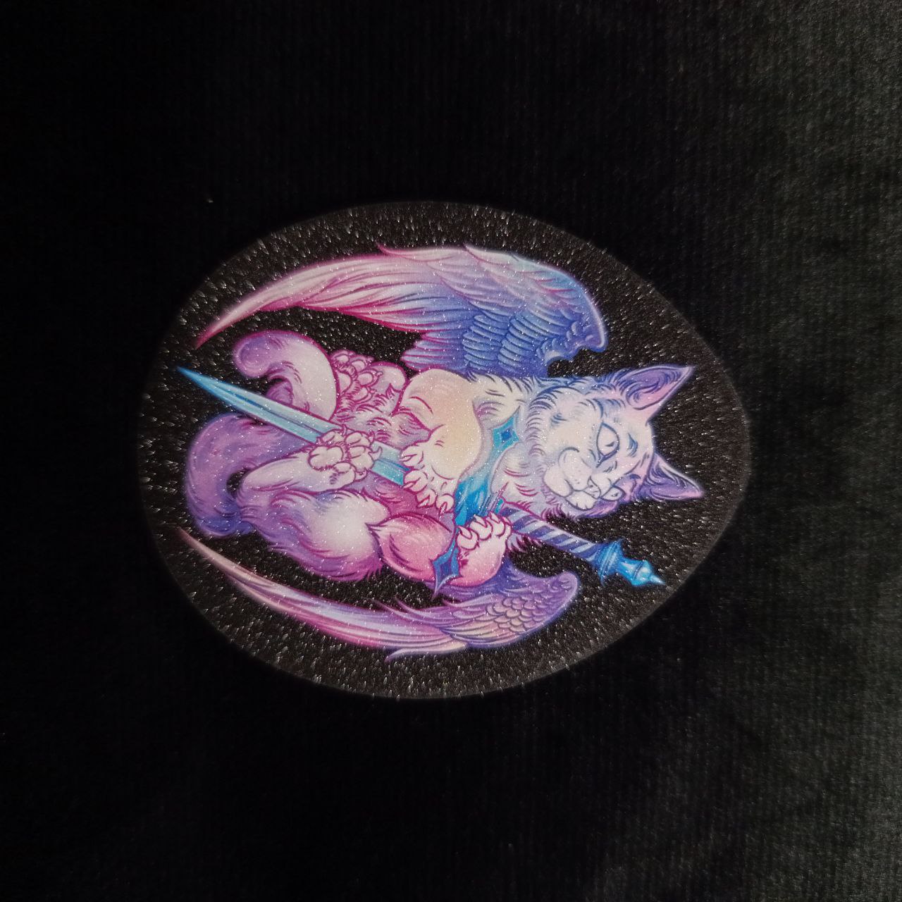 Значок-капля Кот с мечом