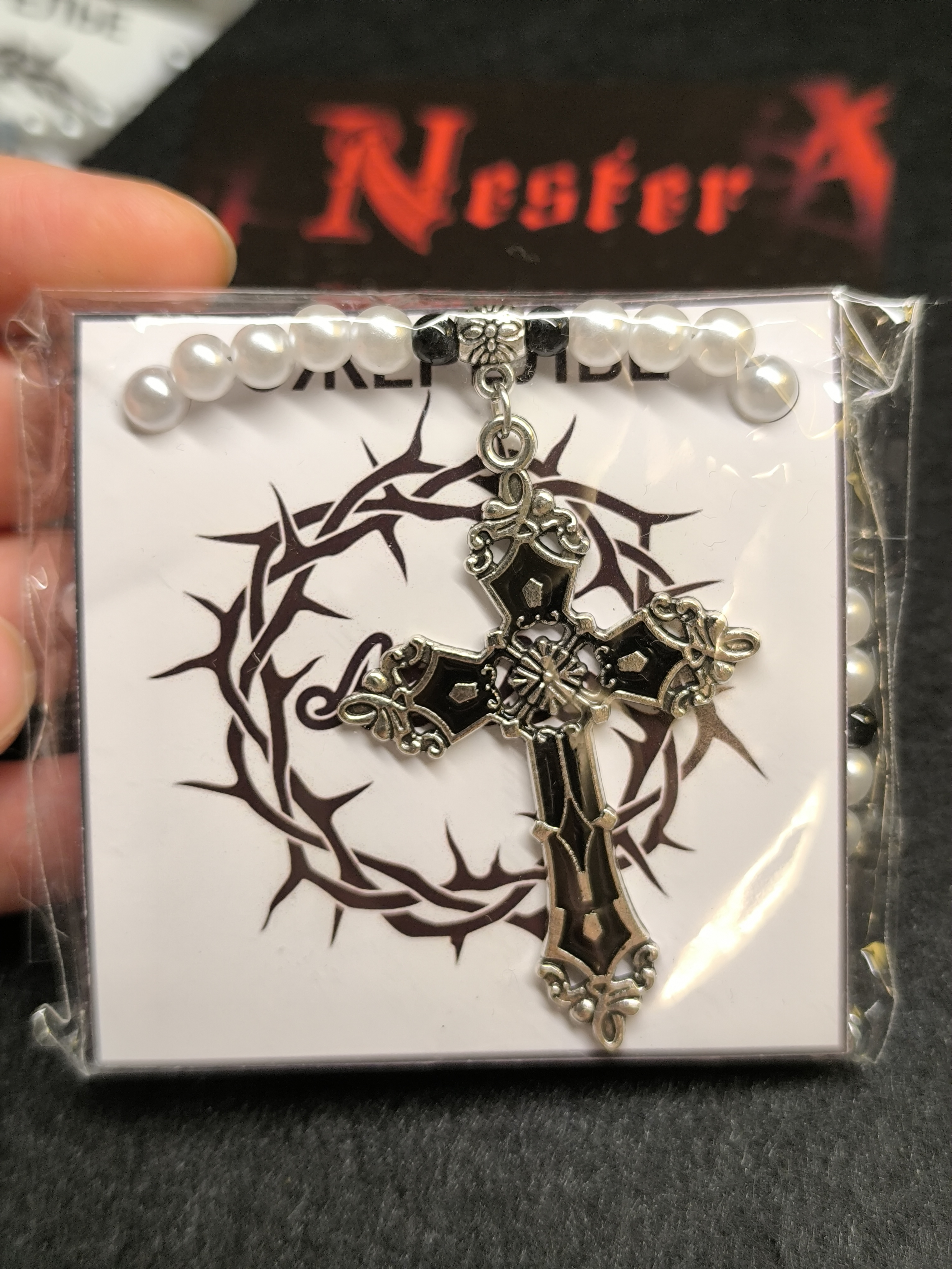 Ожерелье черный крест