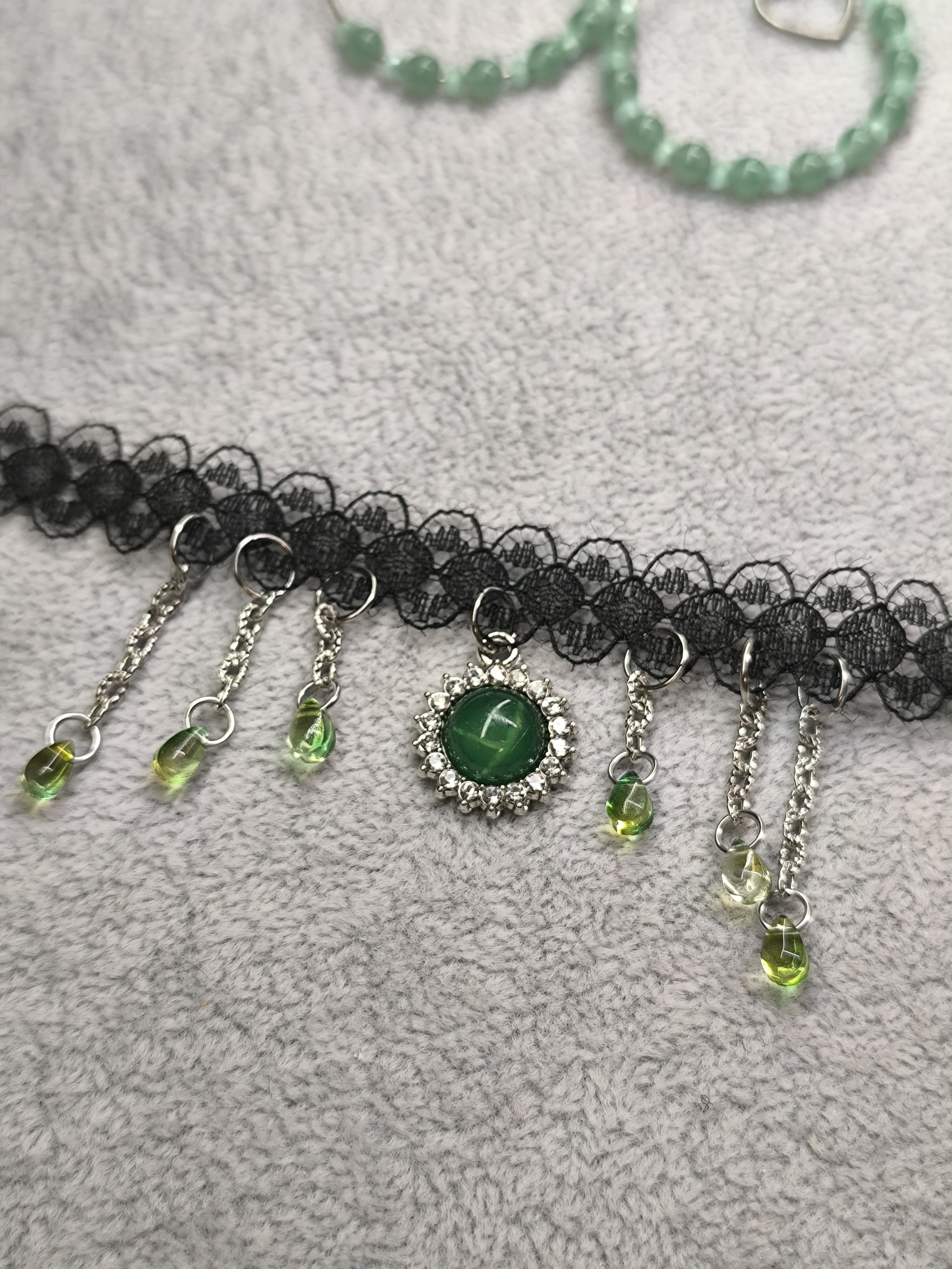 Чокер зелёное солнце