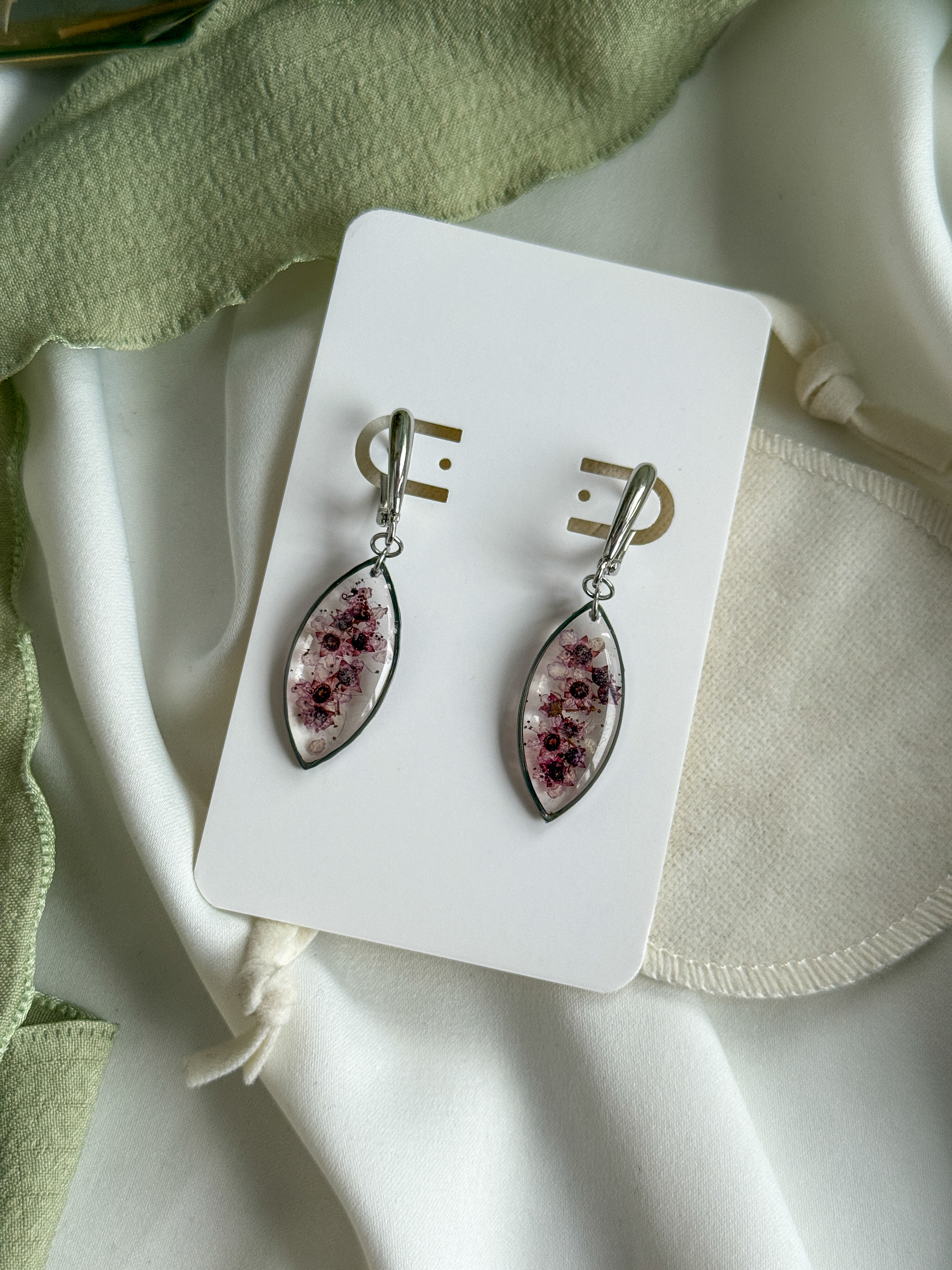 Серьги овальные со спиреей