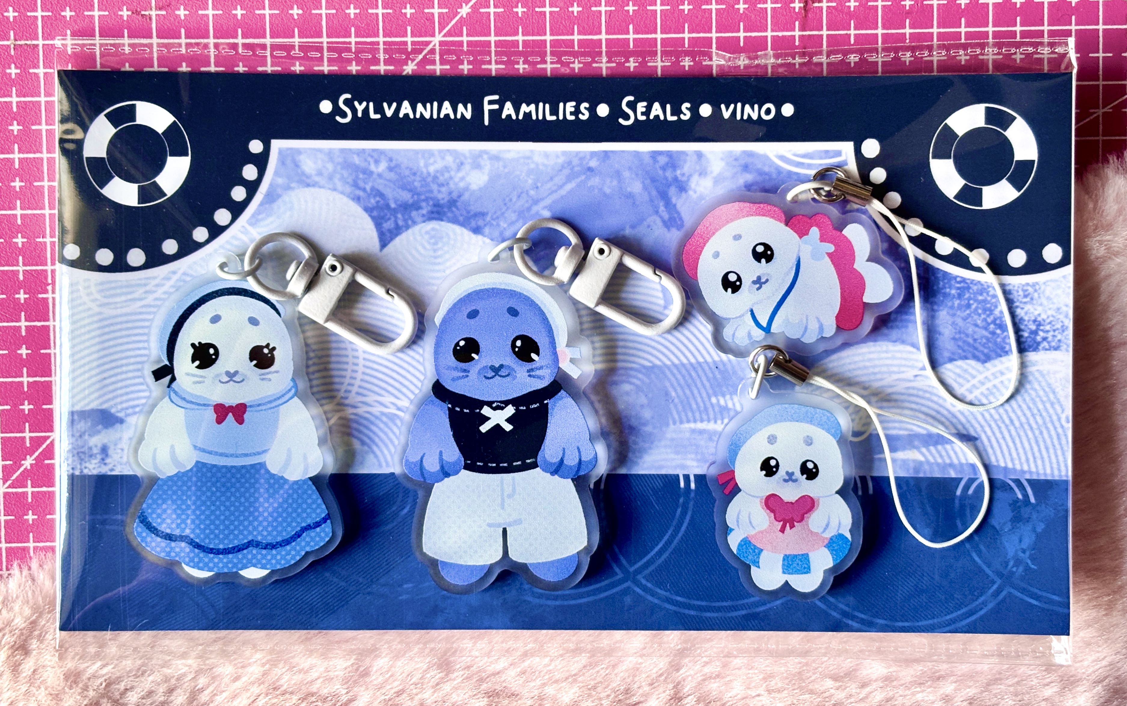 Сет брелков "Тюленья семья"