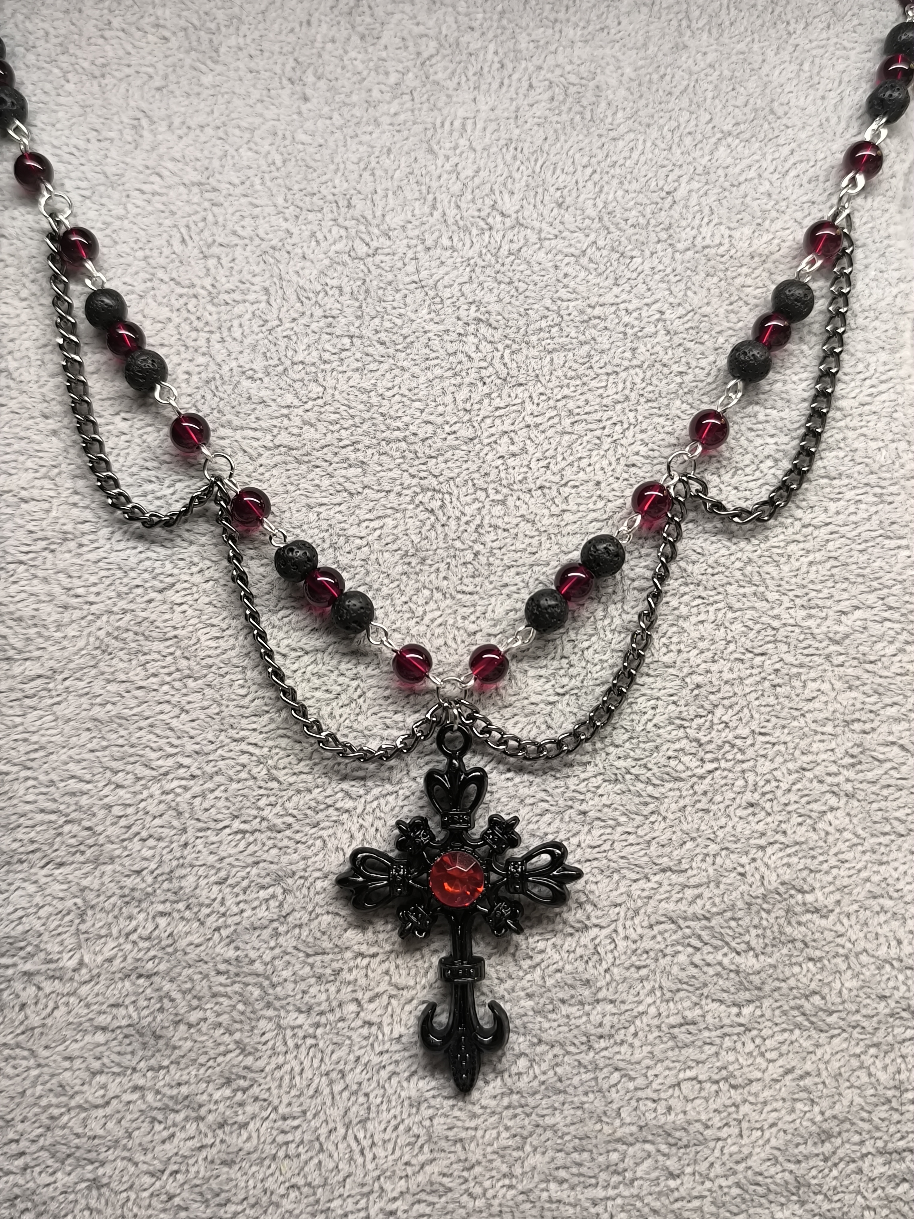 Ожерелье крест из лавы