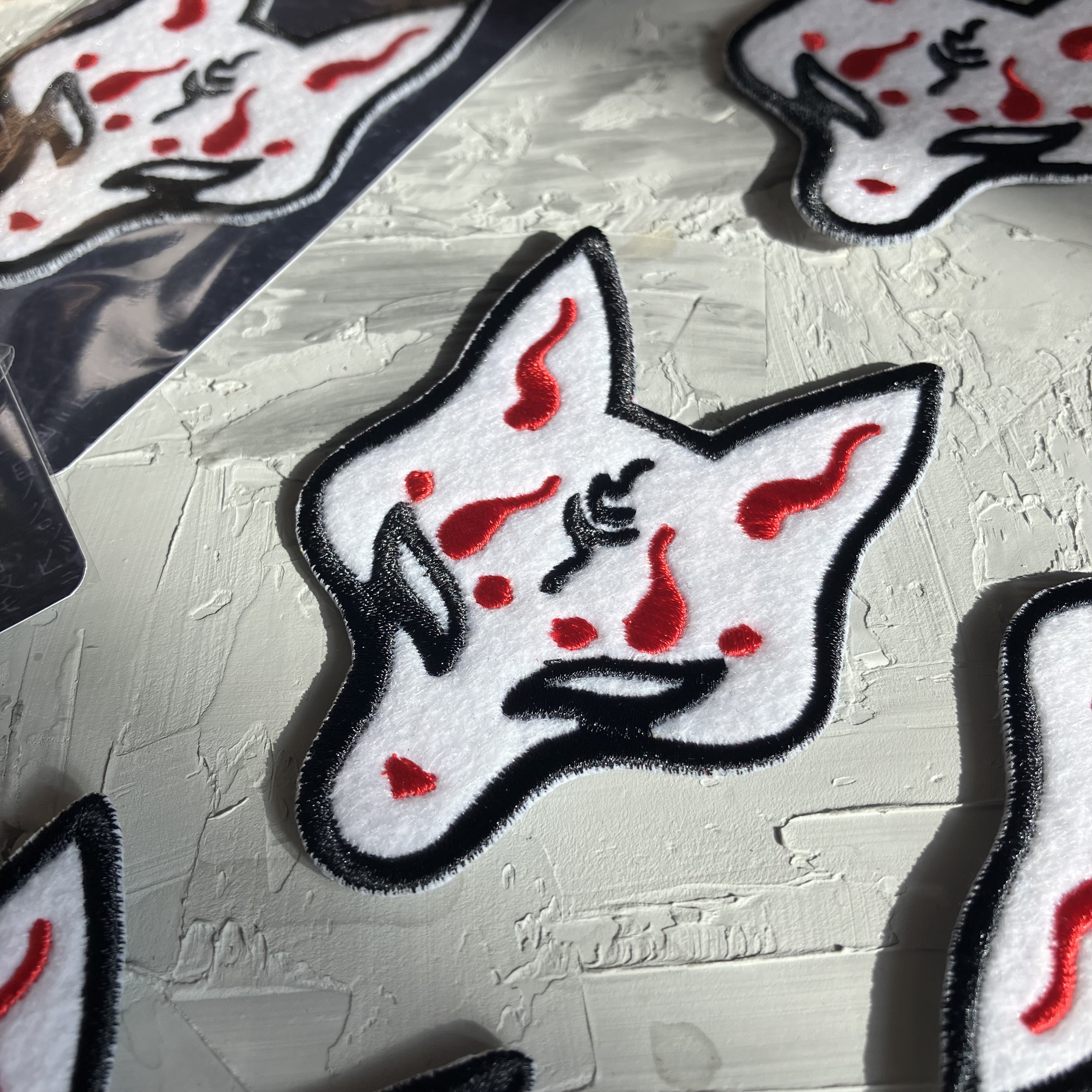 Нашивка Китсунэ бел.