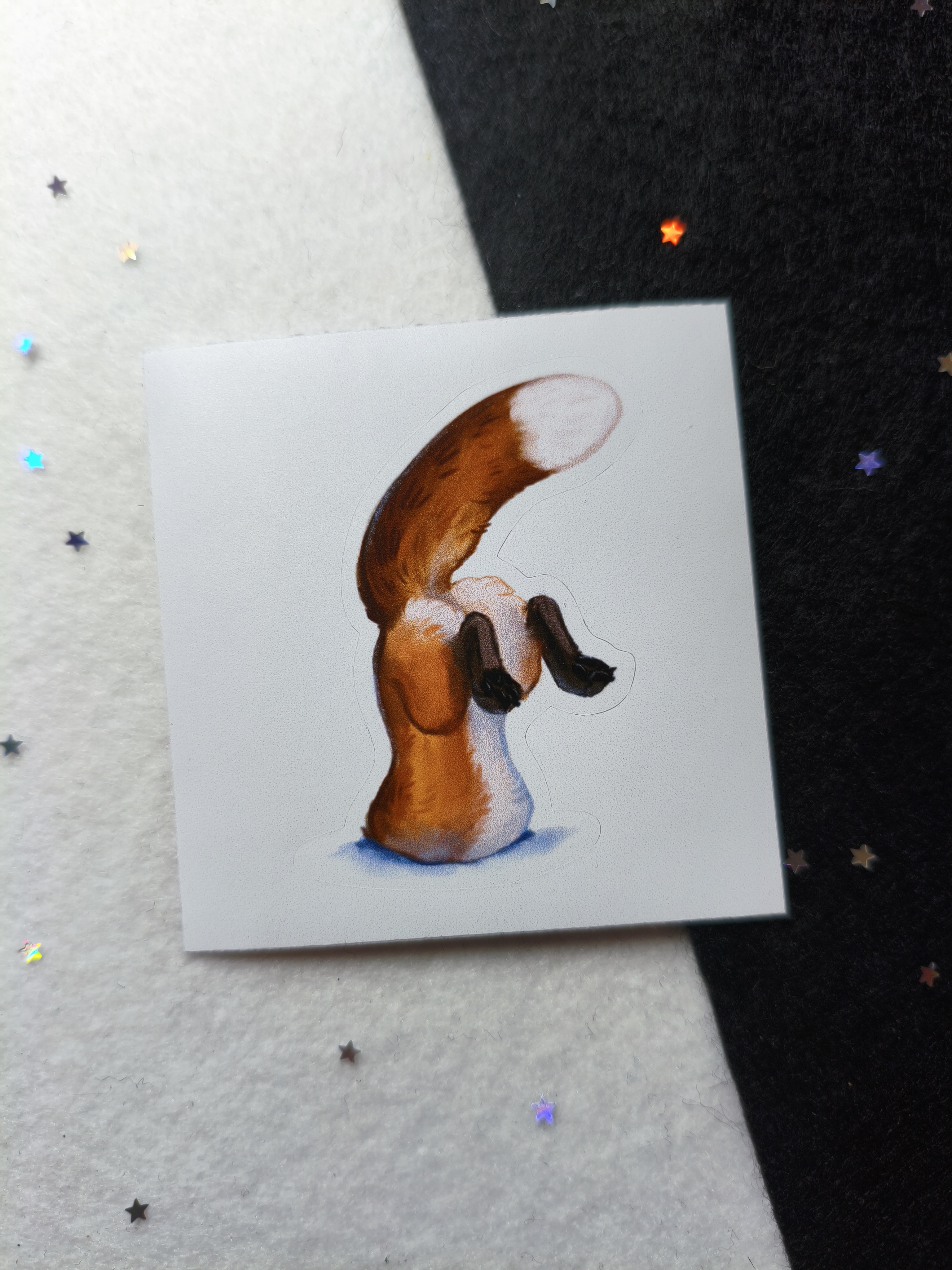 Стикер лисья жопка