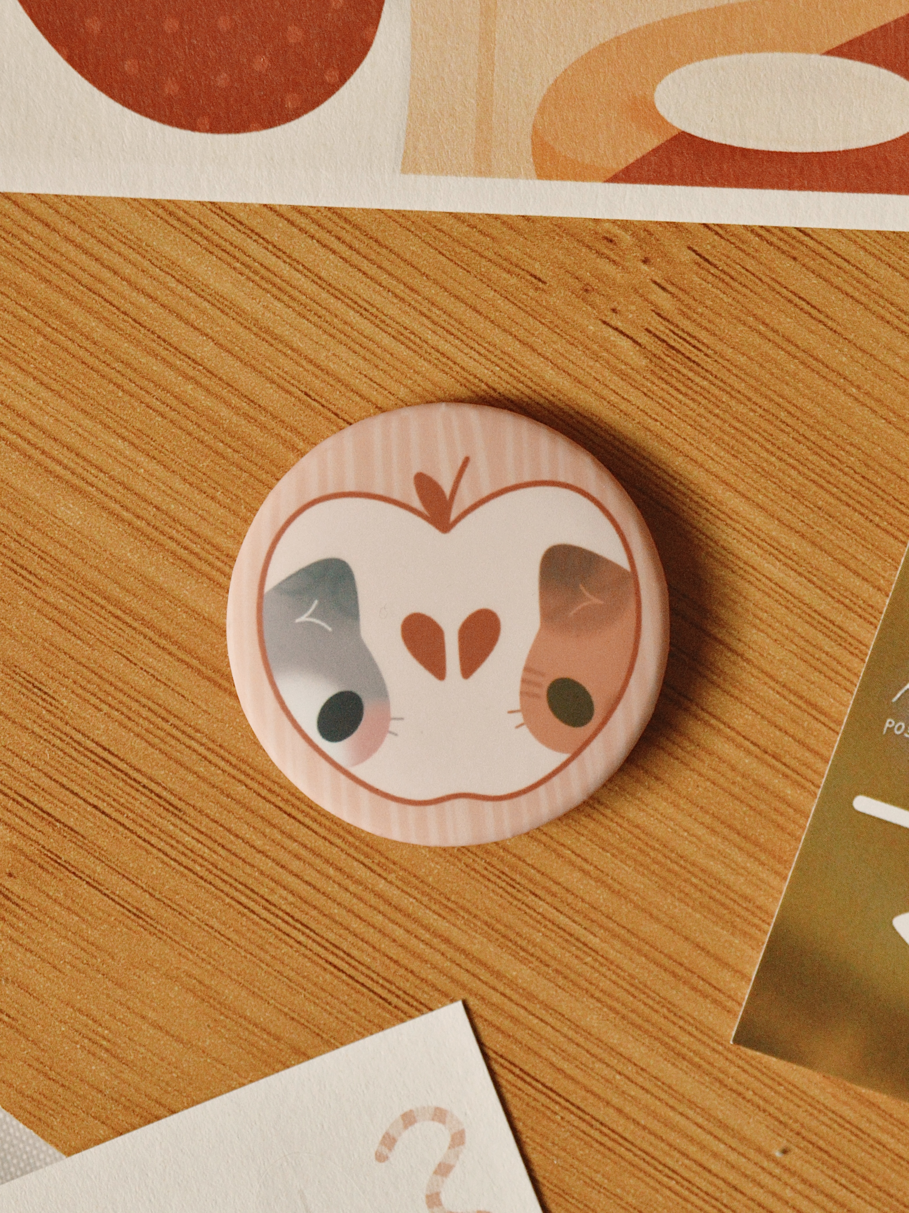 значок яблоко матовый