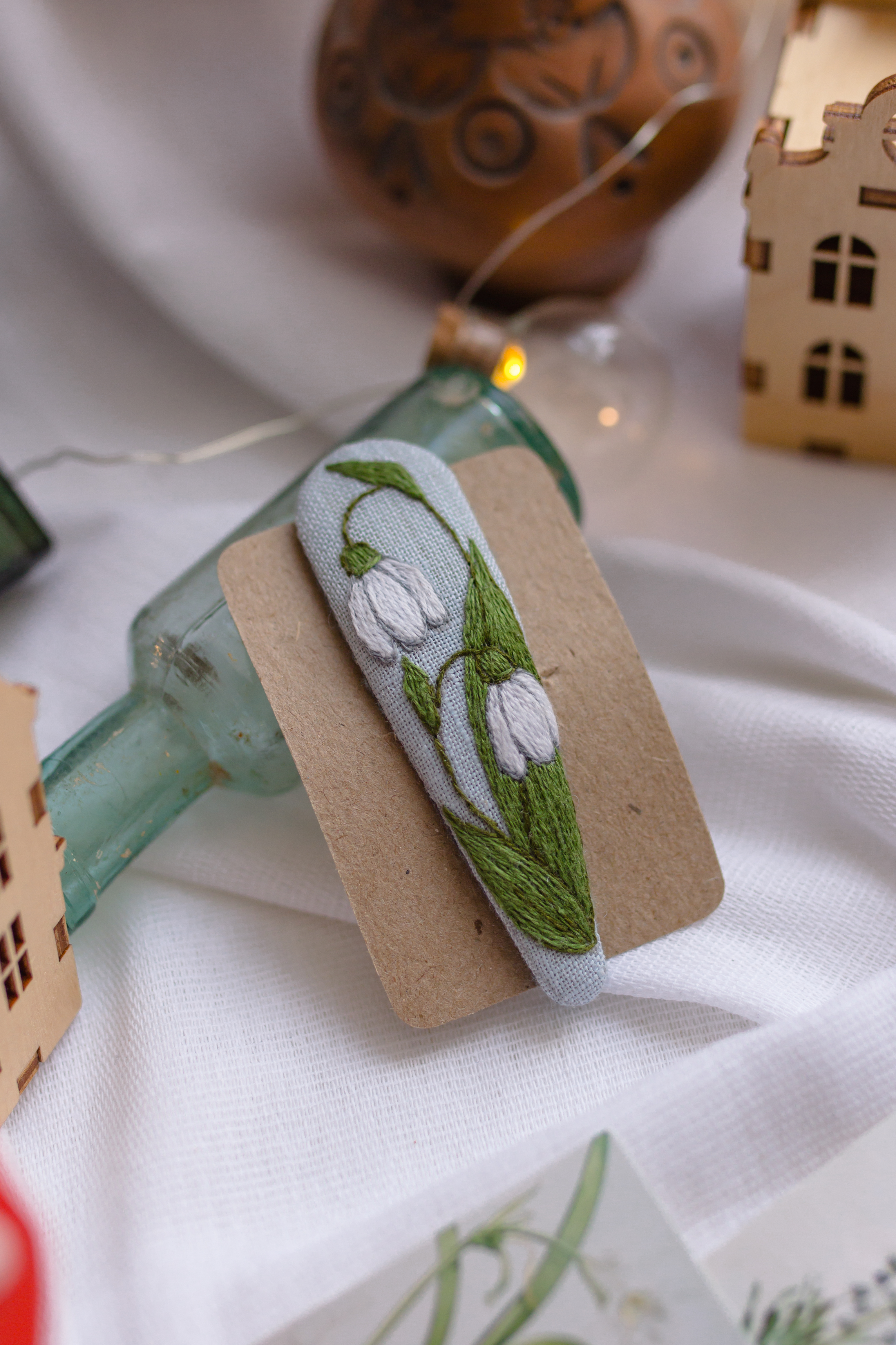 Заколка Подснежник