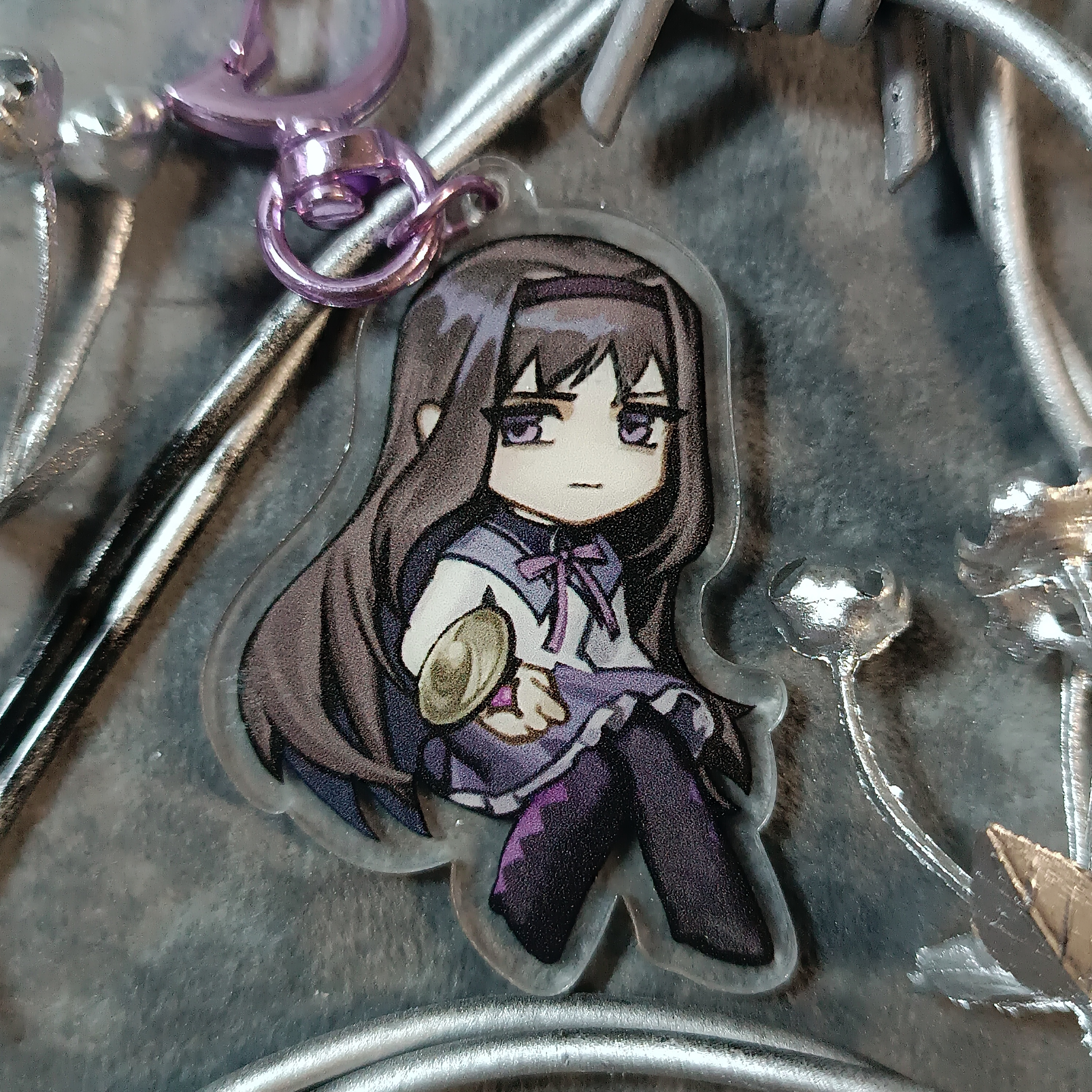 Брелок ”Мадока Хомура” под стеклом