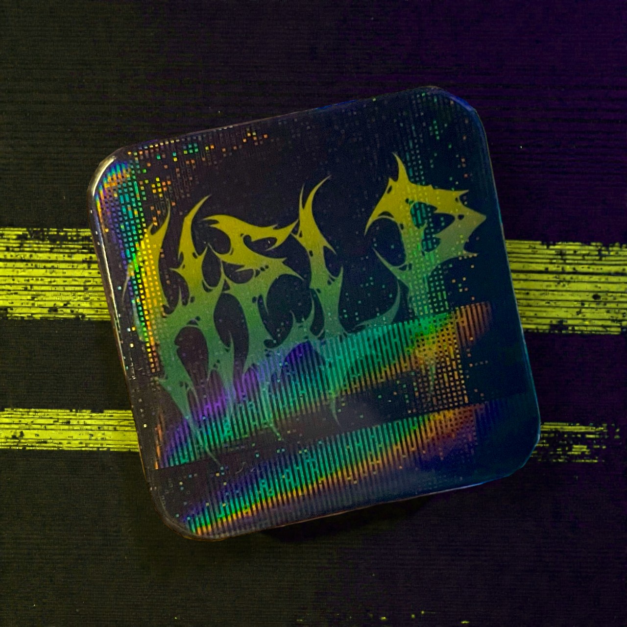 Значок Помогите квадрат 37мм